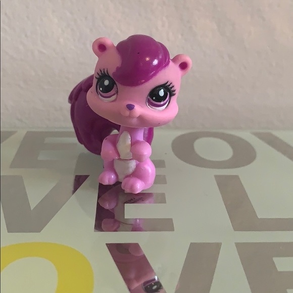 LPS squirrel 🥴 - Picture 1 of 5